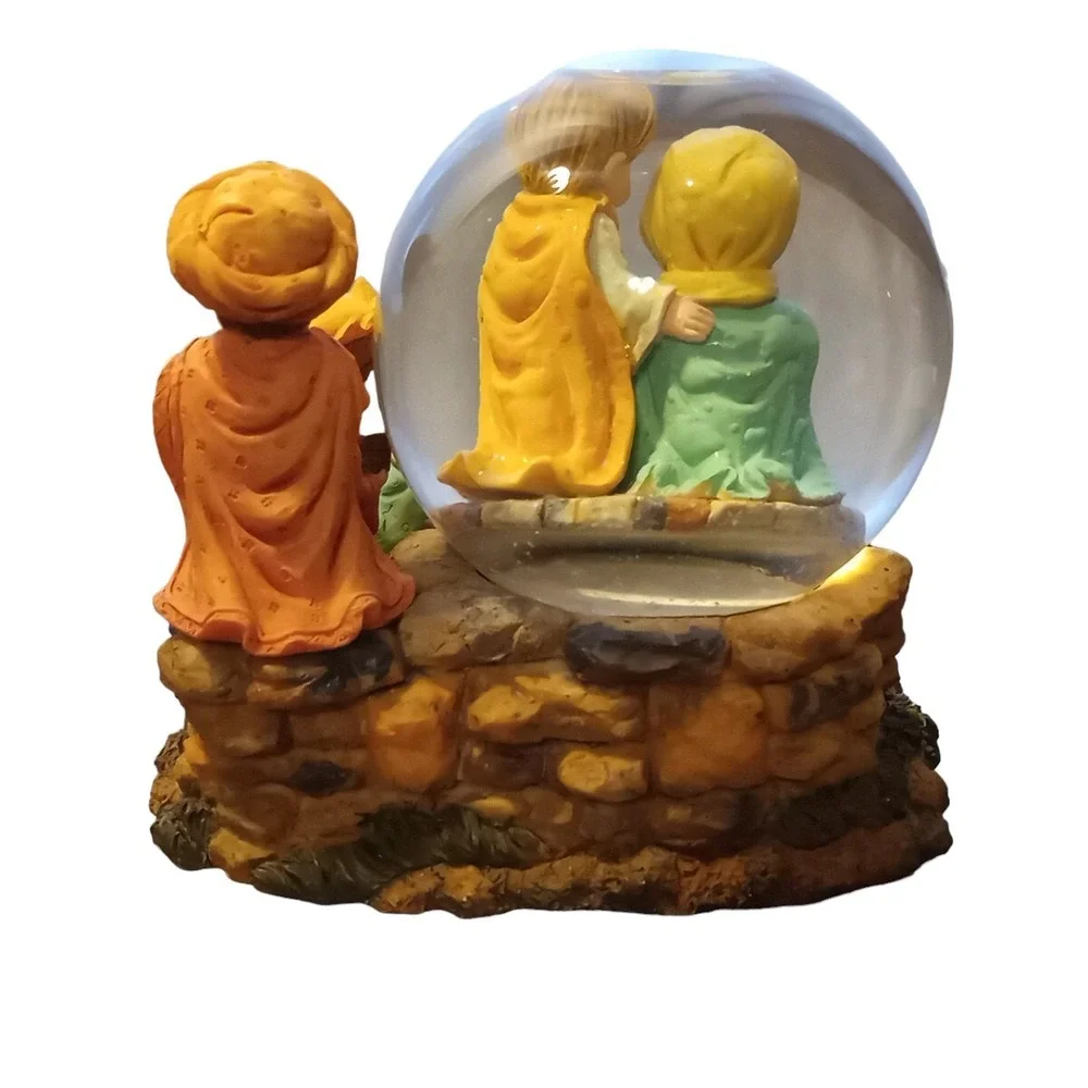 Vtg Christmas Nativity Childlike Figures Manger Scene Plays Silent Night READ